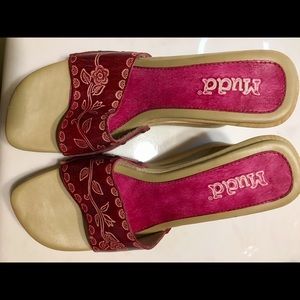 Mudd tooled leather wooden platform heels EUC 10